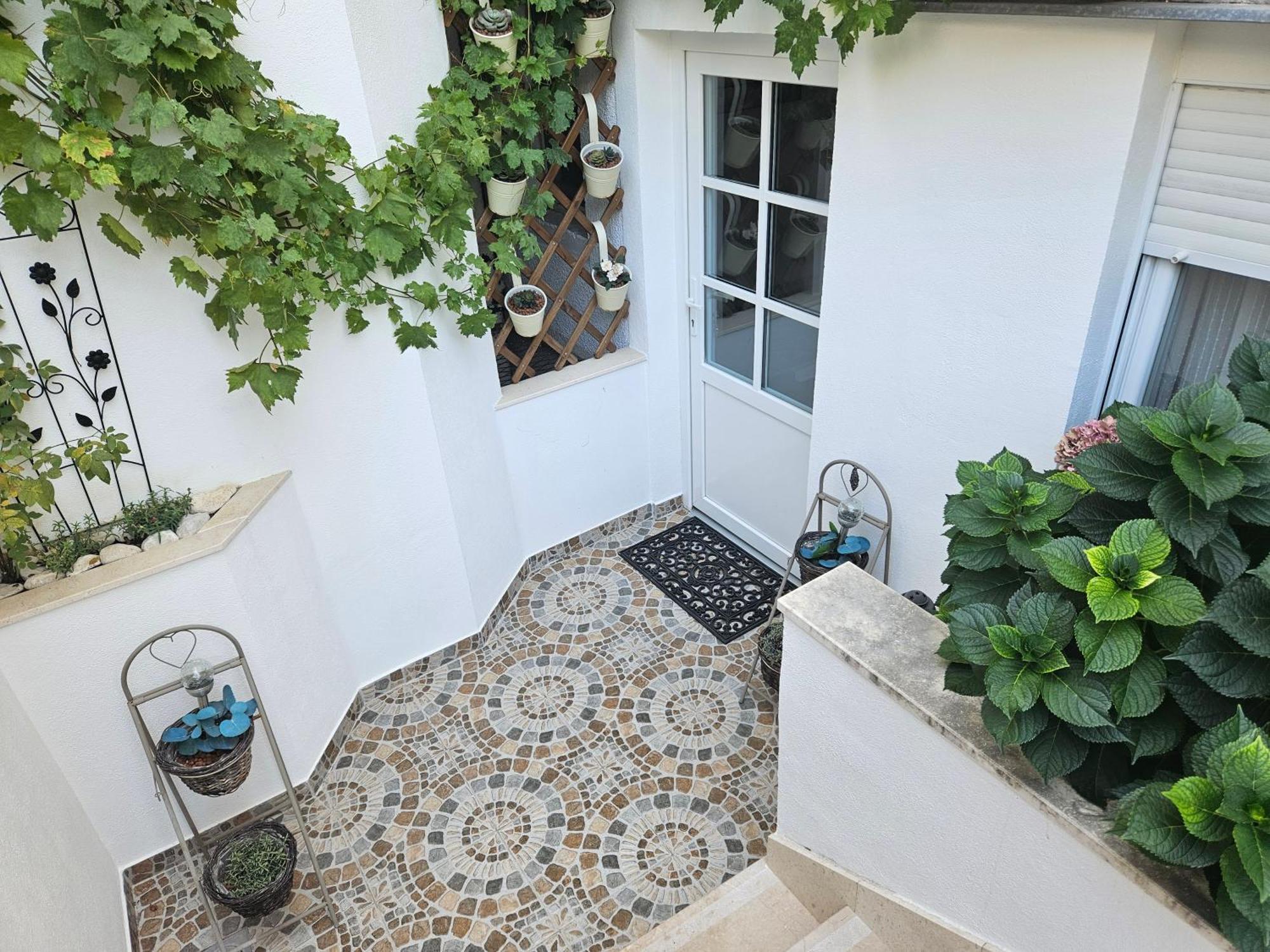 Apartmani Mirona - Tučepi Esterno foto